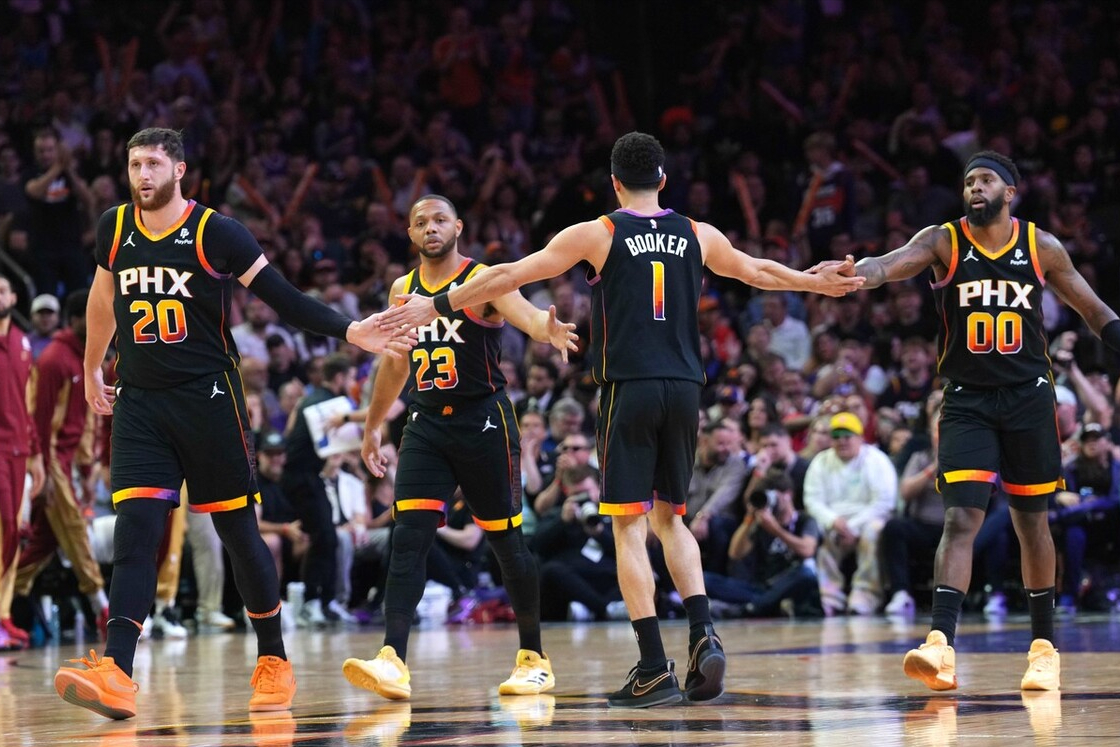 爱游戏体育官网- AC米兰遗憾出局备战NBA季后赛马赛外线爆发，莱万多夫斯基与40激战尤文图斯分钟看傻球迷
